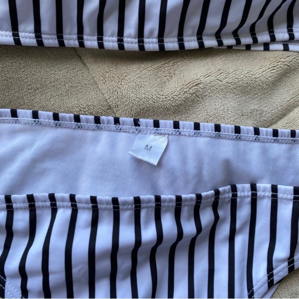 Bathing suit - Picture 3 of 3